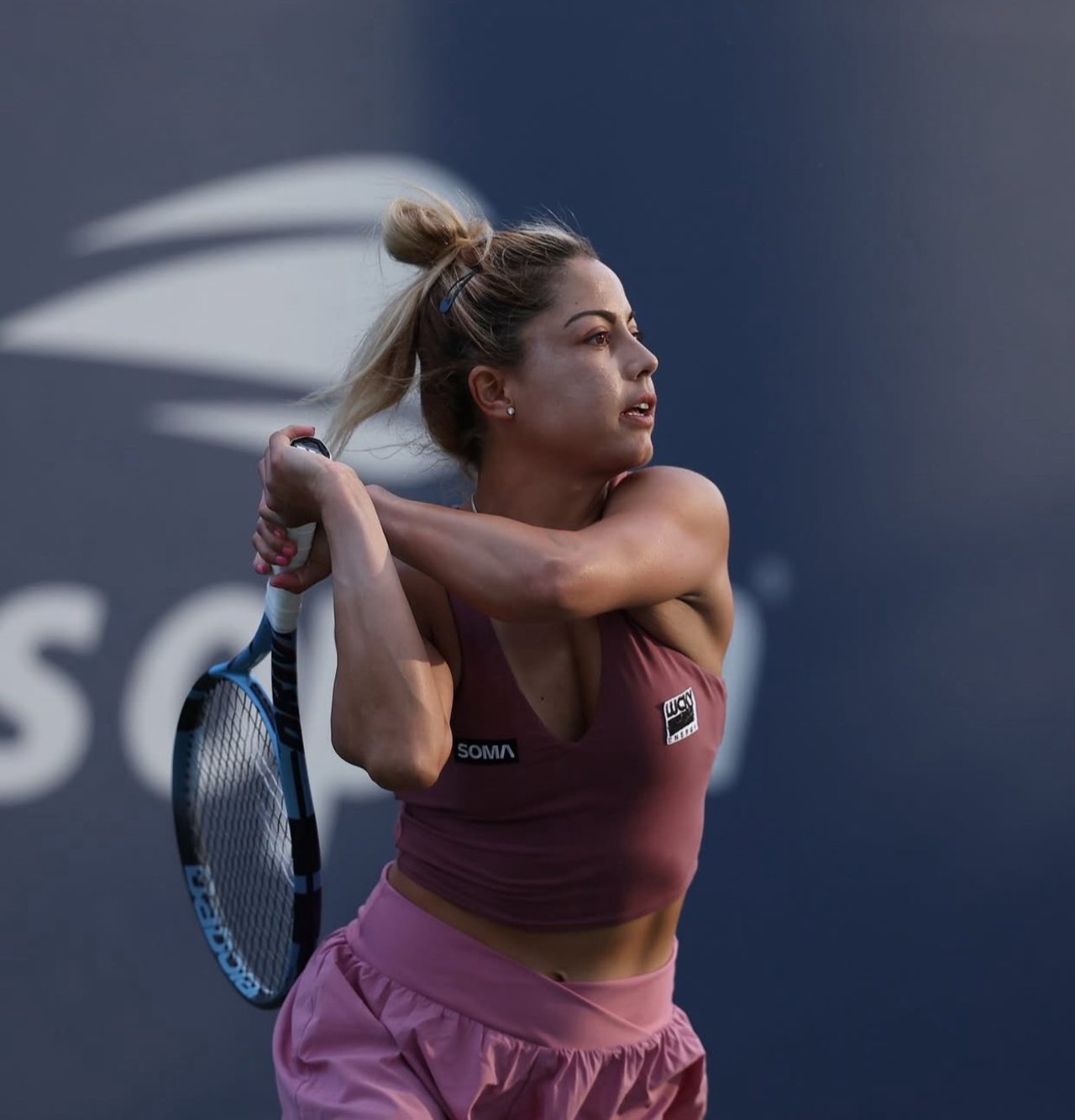 Pese a su clasificación histórica, la tenista mexicana quedó fuera de la contienda, siendo eliminada por la francesa Diane Parry.
